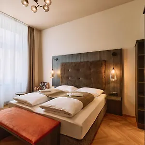 Urban Rathaus - Self Check-in Hotell