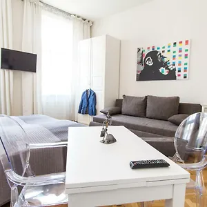 Design I Contactless Check-in Viena